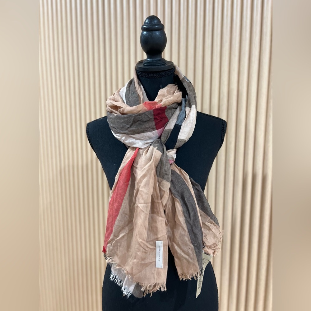 Burberry authentic cotton luxurious scarf 🔥 - Picture 15 of 16